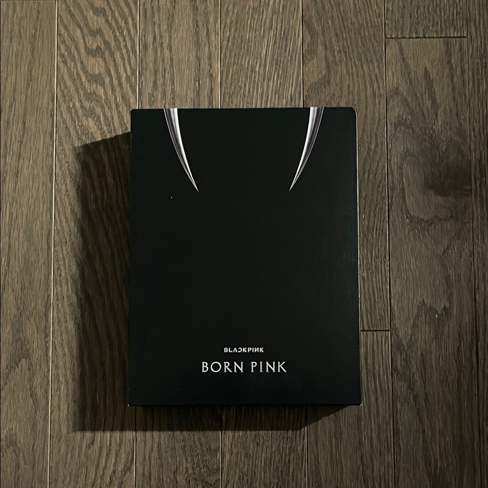 BLACKPINK Born Pink Box